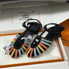 顶级品质(配高档飞机盒✈️)Hermes 爱马仕🐎 2026春夏新款 H家Nour凉鞋系列经典猪鼻子罗马 顶级品质(配高档飞机盒✈️)Hermes 爱马仕🐎 2026春夏新款 H家Nour凉鞋系列经典猪鼻子罗马