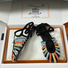 顶级品质(配高档飞机盒✈️)Hermes 爱马仕🐎 2026春夏新款 H家Nour凉鞋系列经典猪鼻子罗马 顶级品质(配高档飞机盒✈️)Hermes 爱马仕🐎 2026春夏新款 H家Nour凉鞋系列经典猪鼻子罗马