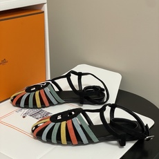 顶级品质(配高档飞机盒✈️)Hermes 爱马仕🐎 2026春夏新款 H家Nour凉鞋系列经典猪鼻子罗马 顶级品质(配高档飞机盒✈️)Hermes 爱马仕🐎 2026春夏新款 H家Nour凉鞋系列经典猪鼻子罗马