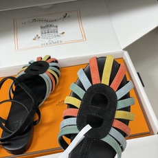 顶级品质(配高档飞机盒✈️)Hermes 爱马仕🐎 2026春夏新款 H家Nour凉鞋系列经典猪鼻子罗马 顶级品质(配高档飞机盒✈️)Hermes 爱马仕🐎 2026春夏新款 H家Nour凉鞋系列经典猪鼻子罗马