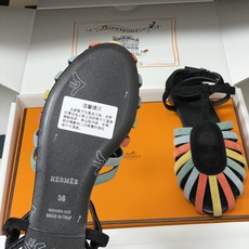 顶级品质(配高档飞机盒✈️)Hermes 爱马仕🐎 2026春夏新款 H家Nour凉鞋系列经典猪鼻子罗马 顶级品质(配高档飞机盒✈️)Hermes 爱马仕🐎 2026春夏新款 H家Nour凉鞋系列经典猪鼻子罗马