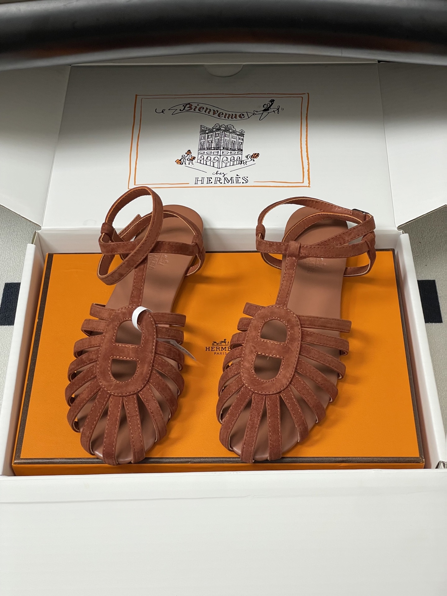 顶级品质(配高档飞机盒✈️)Hermes 爱马仕🐎 2026春夏新款 H家Nour凉鞋系列经典猪鼻子罗马 顶级品质(配高档飞机盒✈️)Hermes 爱马仕🐎 2026春夏新款 H家Nour凉鞋系列经典猪鼻子罗马