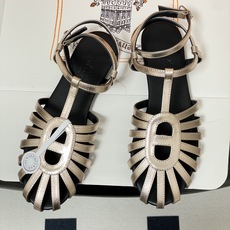 顶级品质(配高档飞机盒✈️)Hermes 爱马仕🐎 2026春夏新款 H家Nour凉鞋系列经典猪鼻子罗马 顶级品质(配高档飞机盒✈️)Hermes 爱马仕🐎 2026春夏新款 H家Nour凉鞋系列经典猪鼻子罗马
