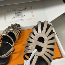 顶级品质(配高档飞机盒✈️)Hermes 爱马仕🐎 2026春夏新款 H家Nour凉鞋系列经典猪鼻子罗马 顶级品质(配高档飞机盒✈️)Hermes 爱马仕🐎 2026春夏新款 H家Nour凉鞋系列经典猪鼻子罗马