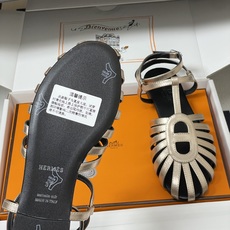 顶级品质(配高档飞机盒✈️)Hermes 爱马仕🐎 2026春夏新款 H家Nour凉鞋系列经典猪鼻子罗马 顶级品质(配高档飞机盒✈️)Hermes 爱马仕🐎 2026春夏新款 H家Nour凉鞋系列经典猪鼻子罗马
