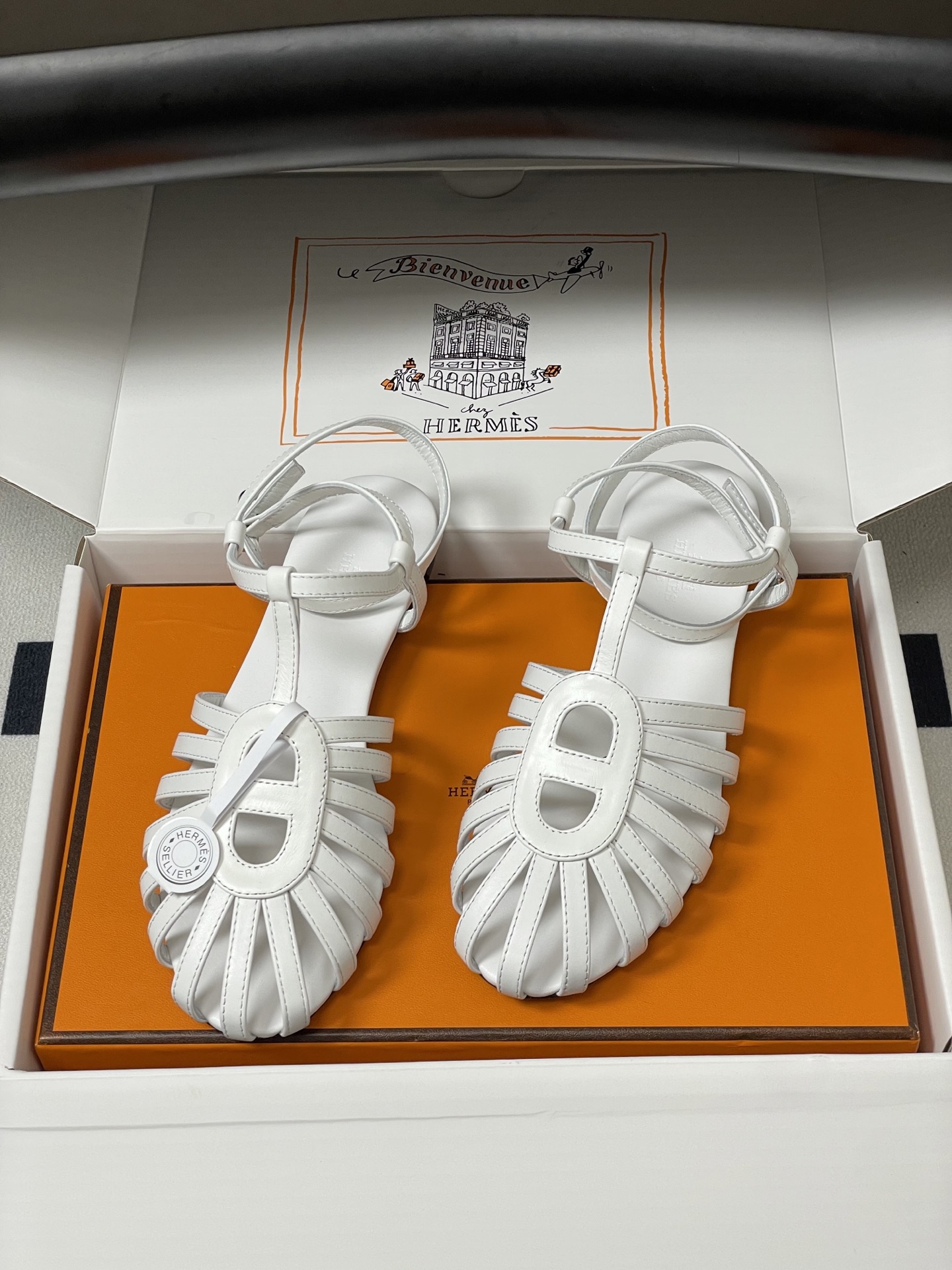顶级品质（配高档飞机盒✈️）Hermes 爱马仕🐎 2026春夏新款 H家Nour凉鞋系列经典猪鼻子罗马