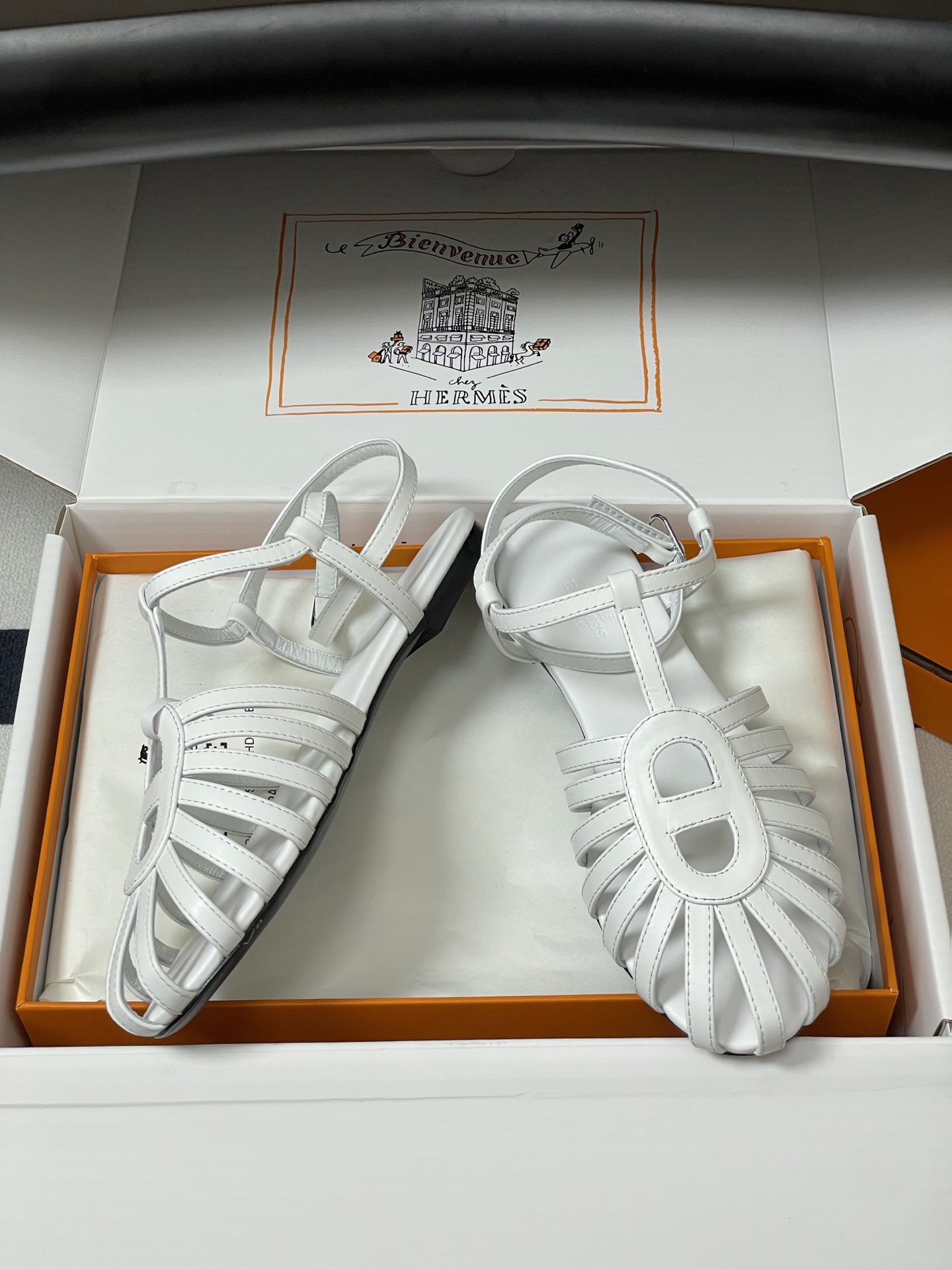 顶级品质（配高档飞机盒✈️）Hermes 爱马仕🐎 2026春夏新款 H家Nour凉鞋系列经典猪鼻子罗马