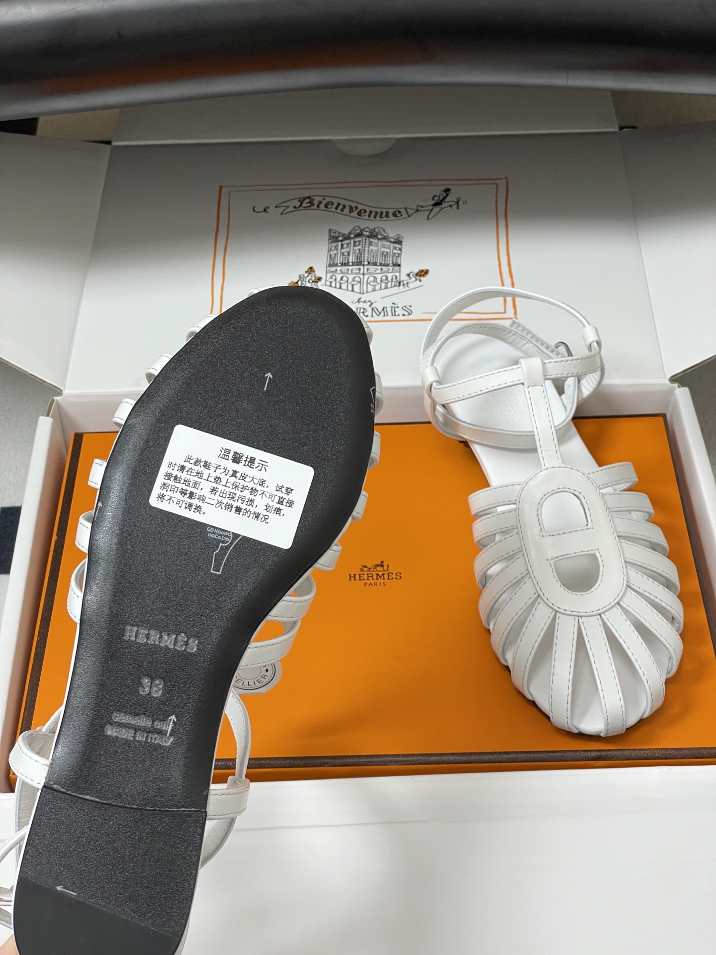 顶级品质（配高档飞机盒✈️）Hermes 爱马仕🐎 2026春夏新款 H家Nour凉鞋系列经典猪鼻子罗马