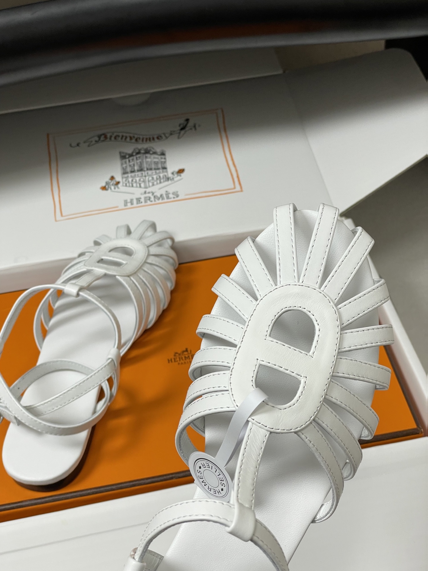 顶级品质（配高档飞机盒✈️）Hermes 爱马仕🐎 2026春夏新款 H家Nour凉鞋系列经典猪鼻子罗马