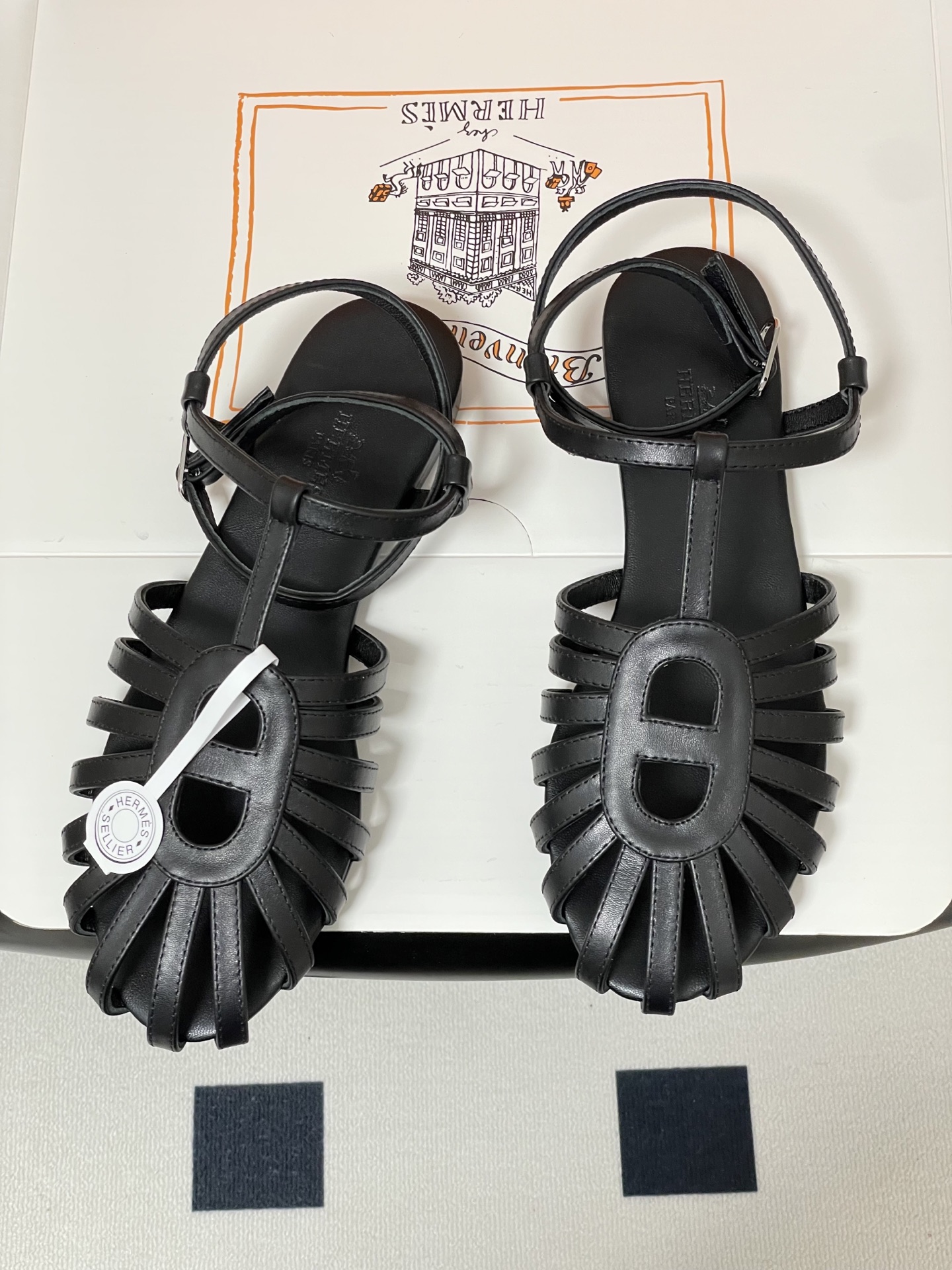 顶级品质(配高档飞机盒✈️)Hermes 爱马仕🐎 2026春夏新款 H家Nour凉鞋系列经典猪鼻子罗马 顶级品质(配高档飞机盒✈️)Hermes 爱马仕🐎 2026春夏新款 H家Nour凉鞋系列经典猪鼻子罗马