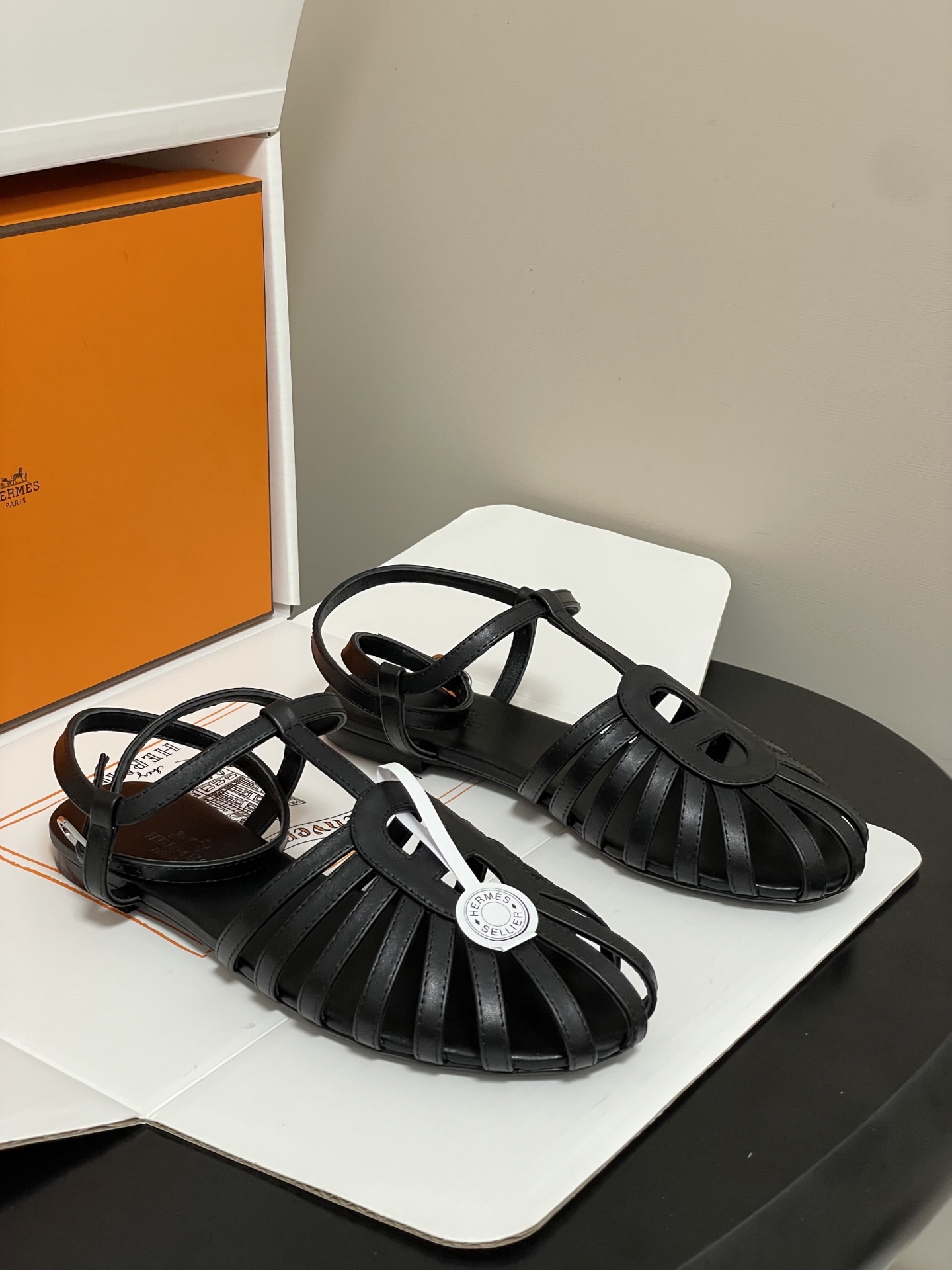 顶级品质（配高档飞机盒✈️）Hermes 爱马仕🐎 2026春夏新款 H家Nour凉鞋系列经典猪鼻子罗马