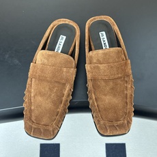 26ss 春夏新款JIL SANDER 吉尔桑达 方头褶皱穆勒鞋平底包头半拖鞋典型的穆勒鞋鞋型,属于一脚 26ss 春夏新款JIL SANDER 吉尔桑达 方头褶皱穆勒鞋平底包头半拖鞋典型的穆勒鞋鞋型,属于一脚