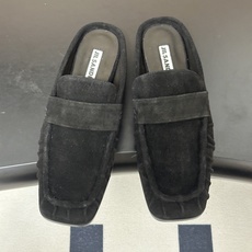 26ss 春夏新款JIL SANDER 吉尔桑达 方头褶皱穆勒鞋平底包头半拖鞋典型的穆勒鞋鞋型,属于一脚 26ss 春夏新款JIL SANDER 吉尔桑达 方头褶皱穆勒鞋平底包头半拖鞋典型的穆勒鞋鞋型,属于一脚