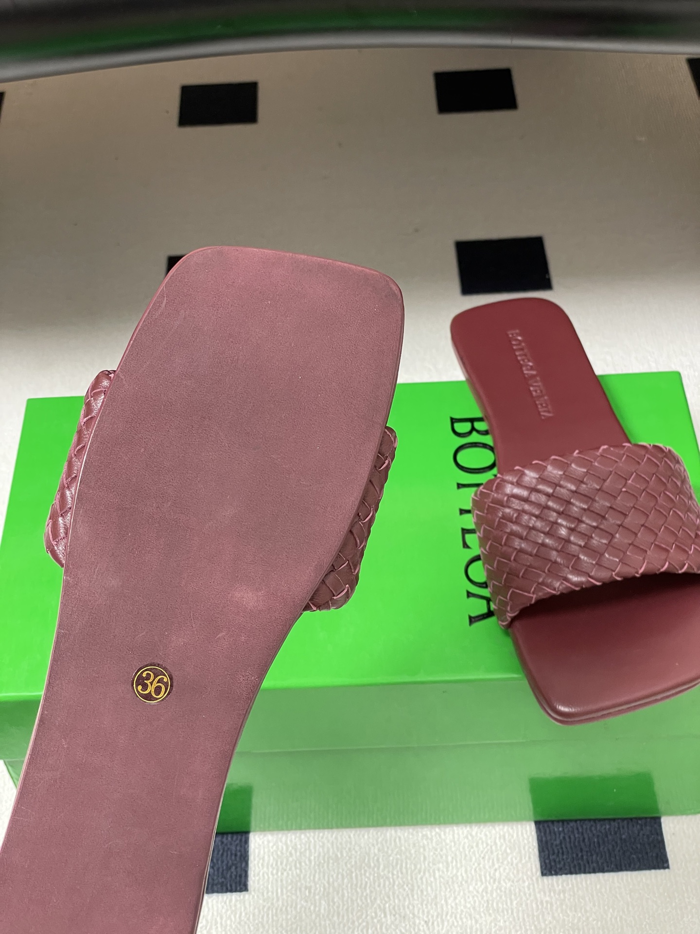 顶级品质BOTTEGA VENETA 葆蝶家 2026夏季新款 BV Palazzo拖鞋经典编织鞋面一字