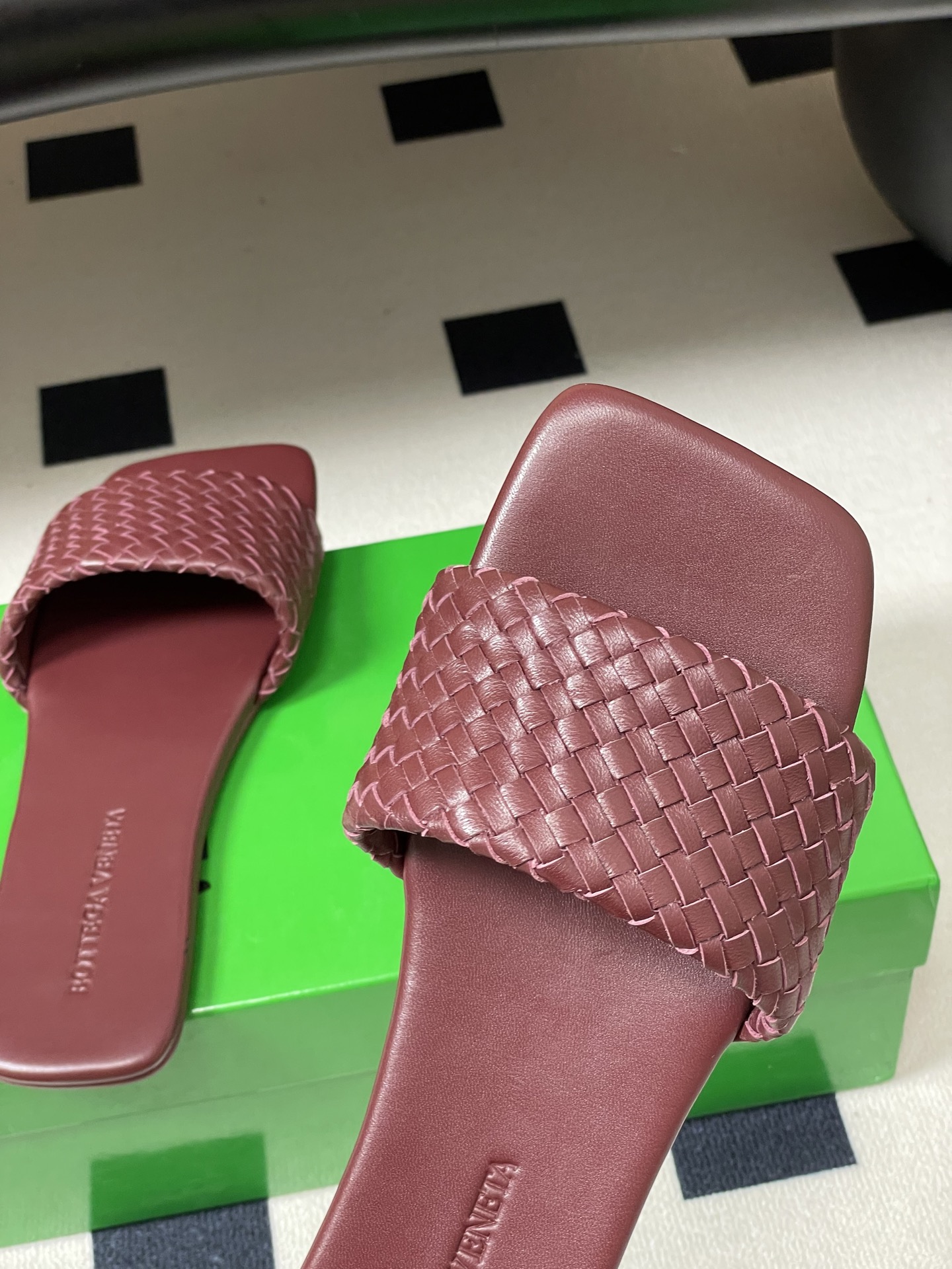 顶级品质BOTTEGA VENETA 葆蝶家 2026夏季新款 BV Palazzo拖鞋经典编织鞋面一字