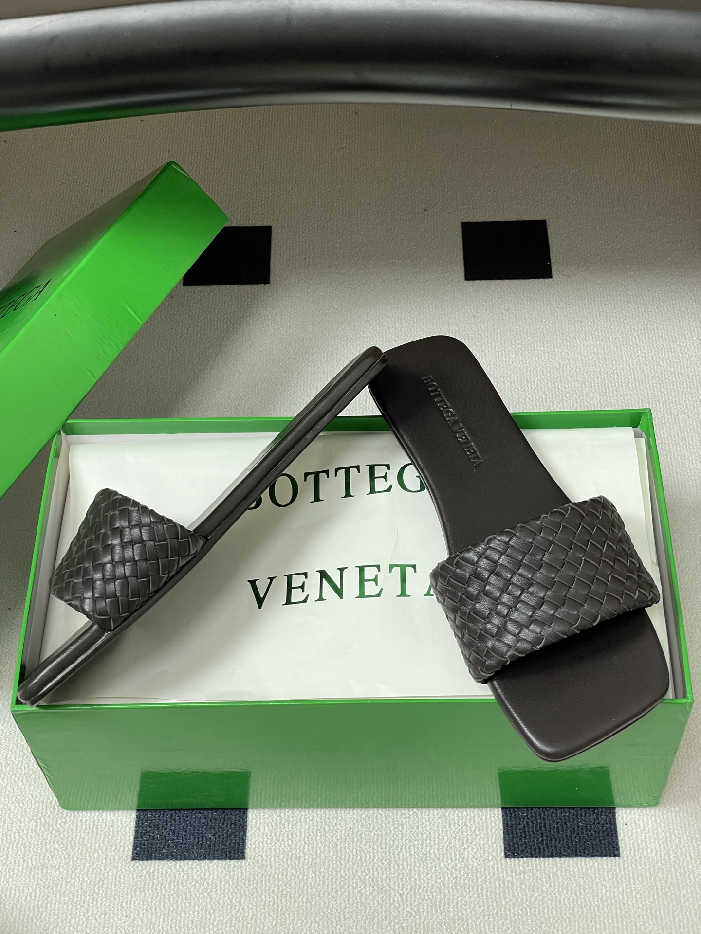 顶级品质BOTTEGA VENETA 葆蝶家 2026夏季新款 BV Palazzo拖鞋经典编织鞋面一字
