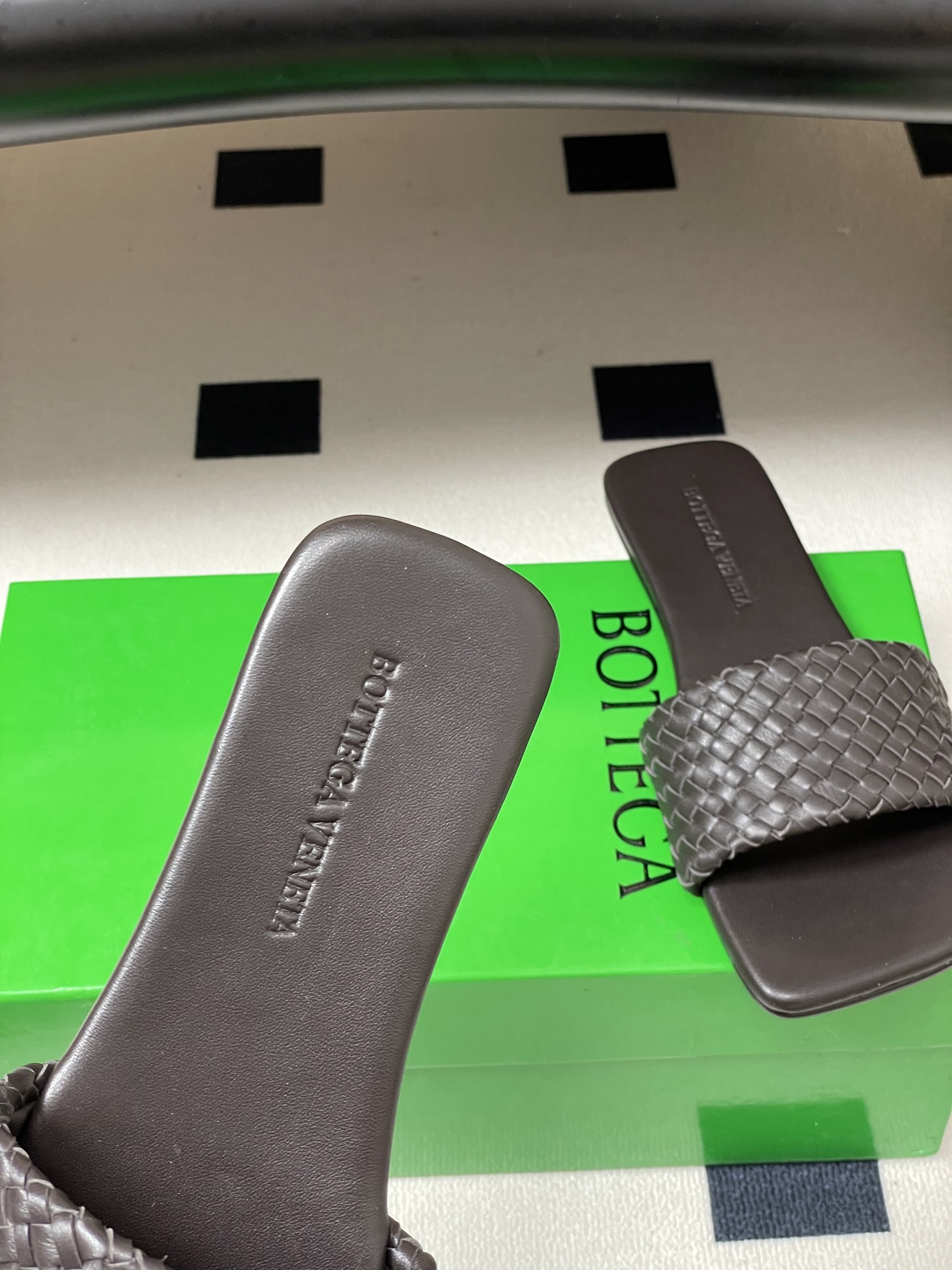 顶级品质BOTTEGA VENETA 葆蝶家 2026夏季新款 BV Palazzo拖鞋经典编织鞋面一字