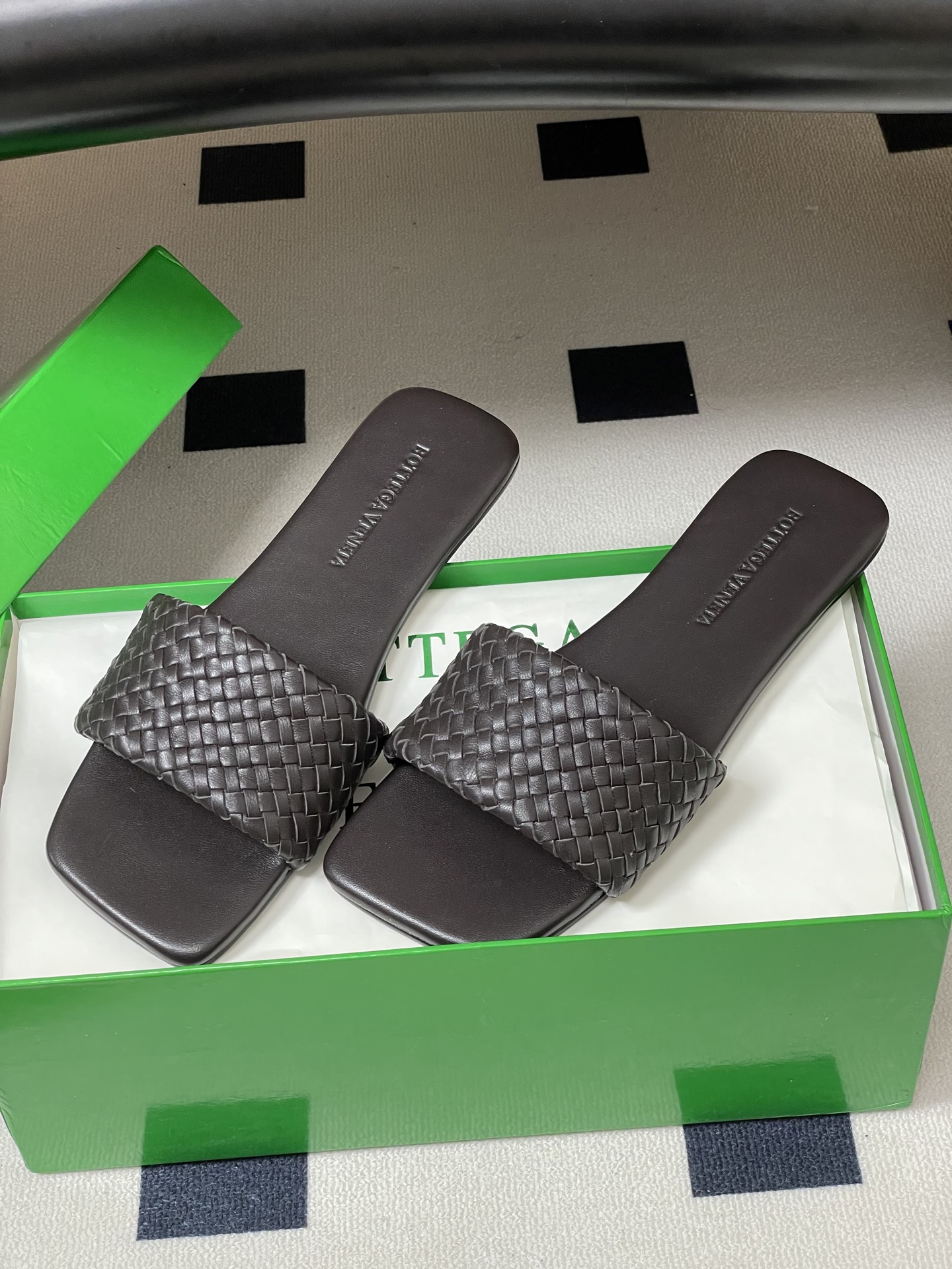 顶级品质BOTTEGA VENETA 葆蝶家 2026夏季新款 BV Palazzo拖鞋经典编织鞋面一字