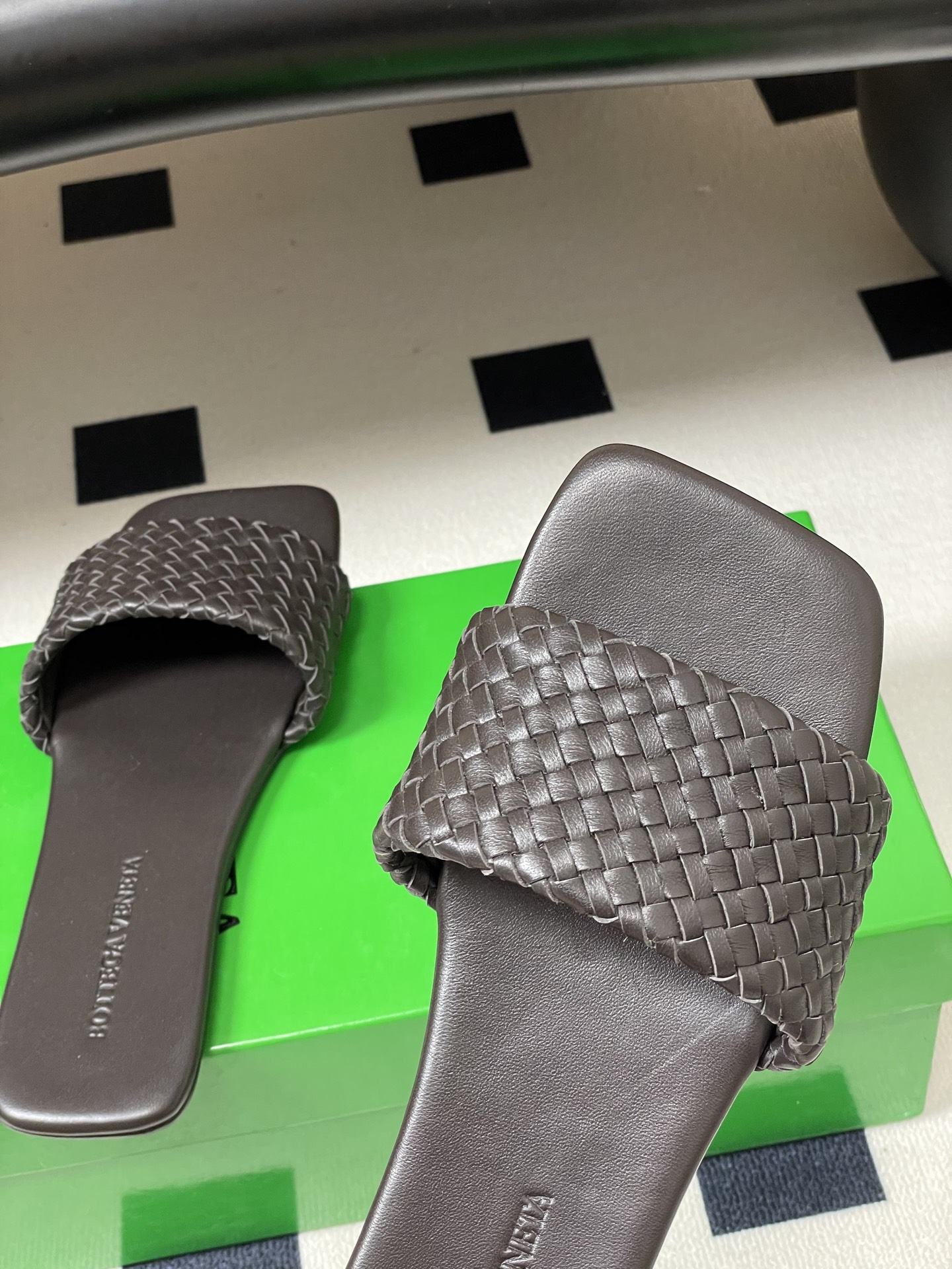 顶级品质BOTTEGA VENETA 葆蝶家 2026夏季新款 BV Palazzo拖鞋经典编织鞋面一字