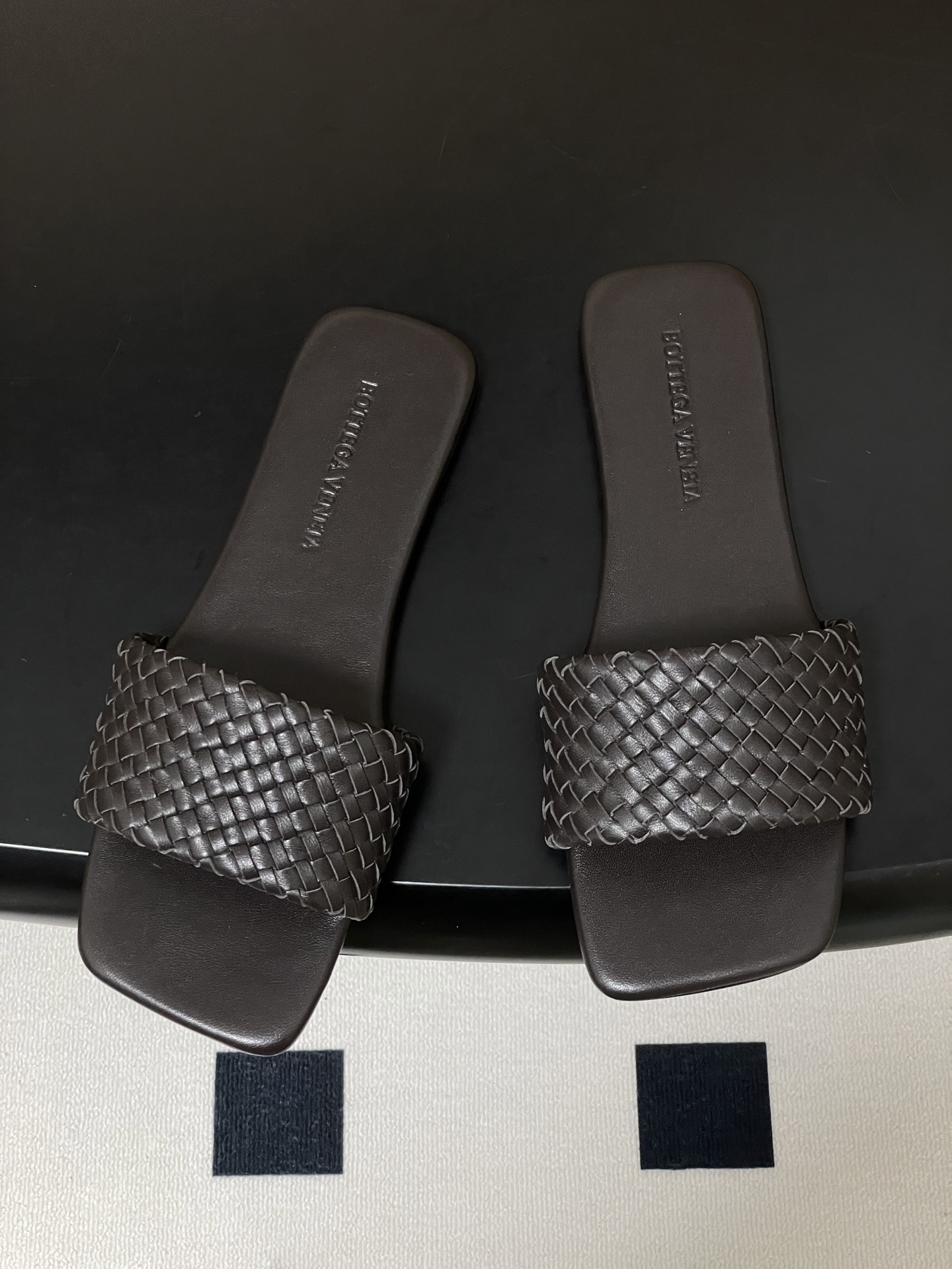 顶级品质BOTTEGA VENETA 葆蝶家 2026夏季新款 BV Palazzo拖鞋经典编织鞋面一字