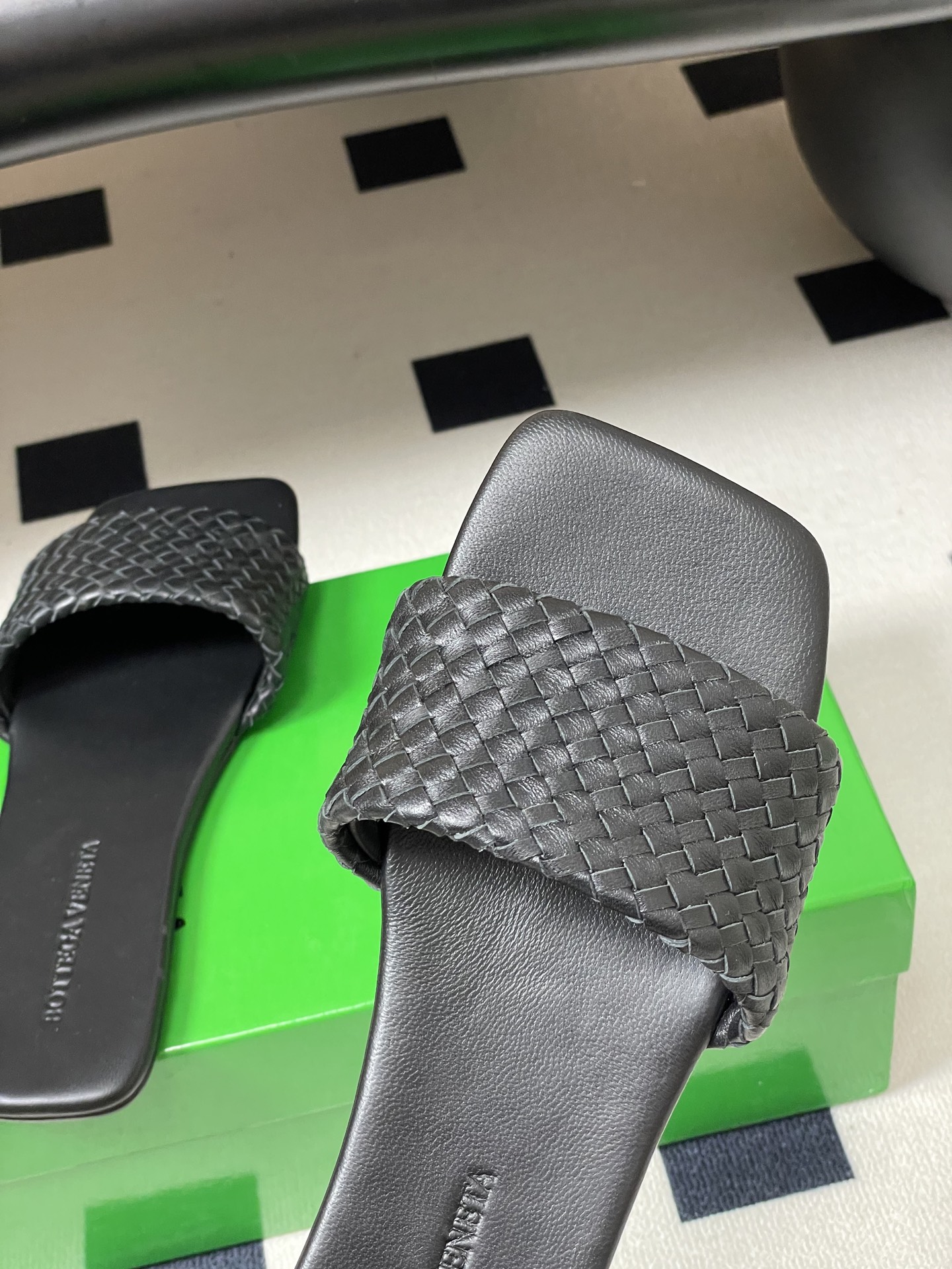顶级品质BOTTEGA VENETA 葆蝶家 2026夏季新款 BV Palazzo拖鞋经典编织鞋面一字
