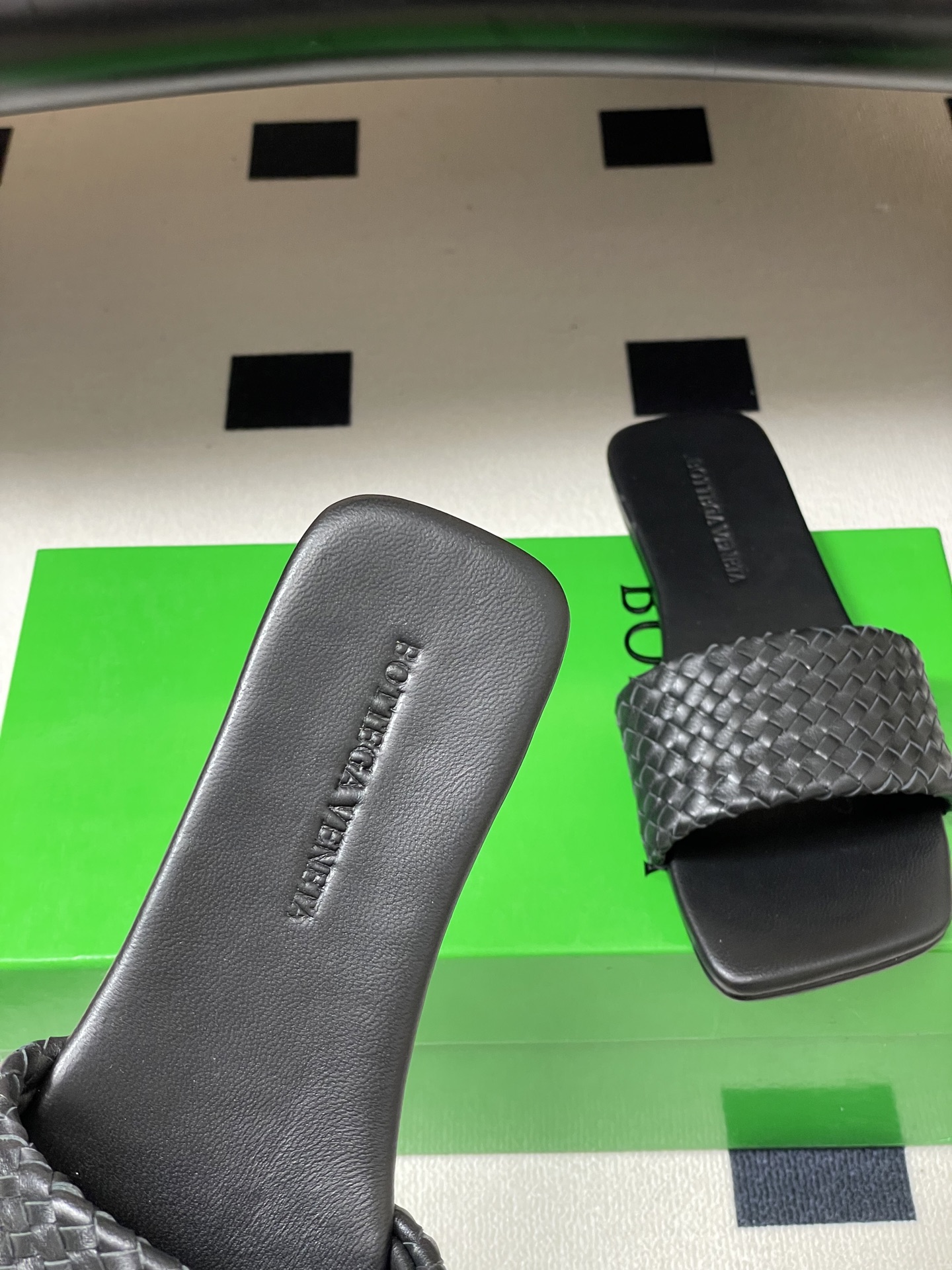 顶级品质BOTTEGA VENETA 葆蝶家 2026夏季新款 BV Palazzo拖鞋经典编织鞋面一字