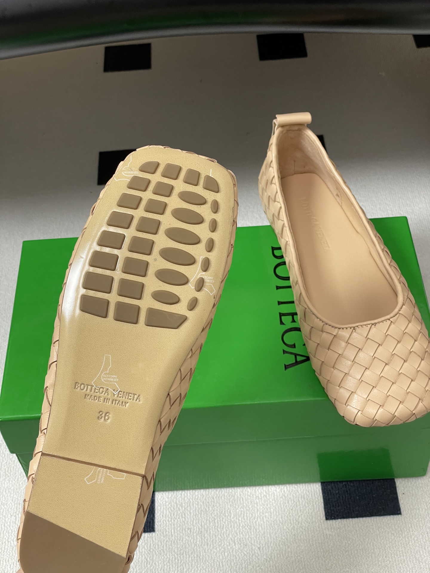 顶级品质BOTTEGA VENETA 葆蝶家 2026夏季新款 BV Charlotte 编织芭蕾舞鞋复