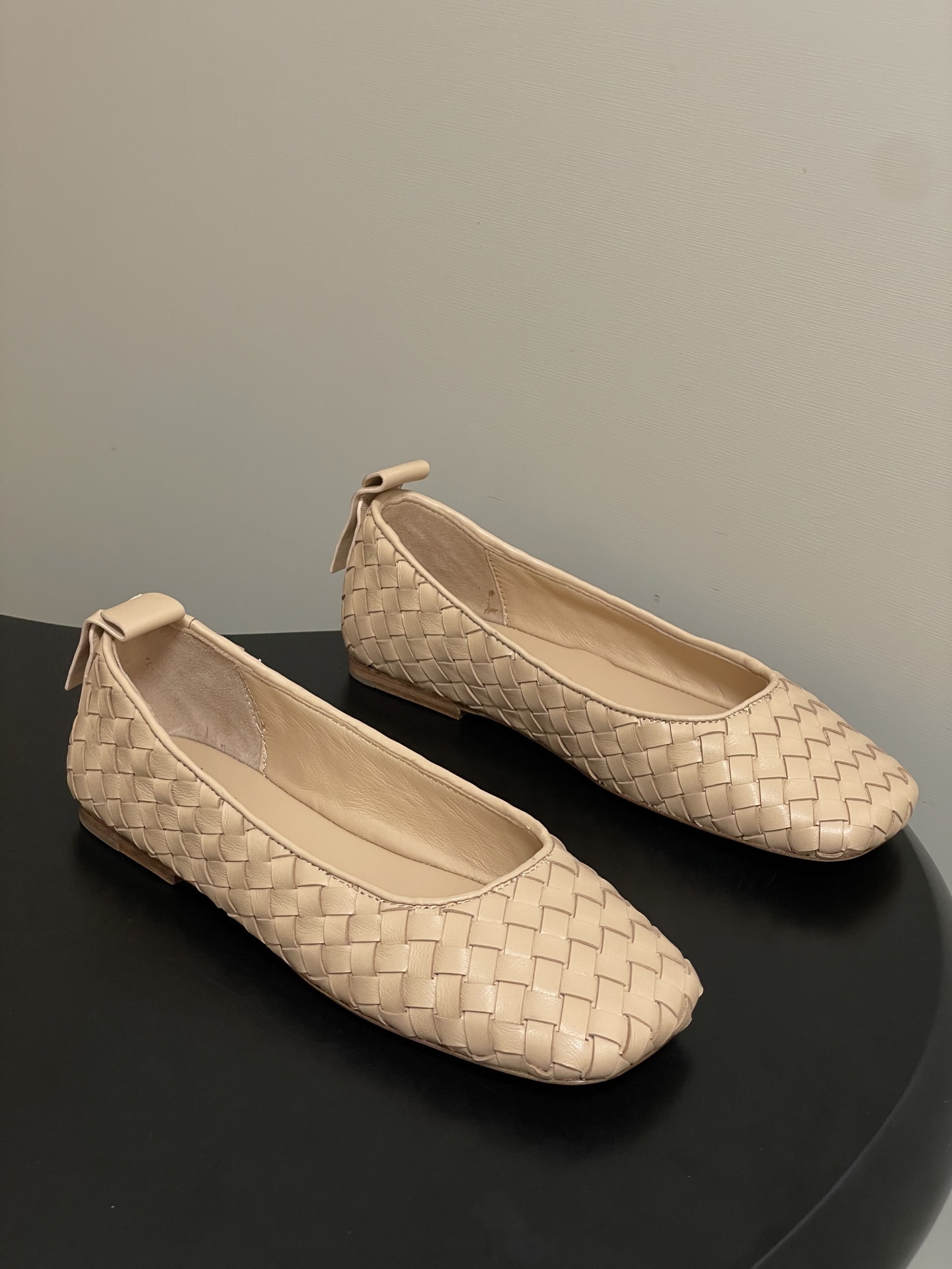 顶级品质BOTTEGA VENETA 葆蝶家 2026夏季新款 BV Charlotte 编织芭蕾舞鞋复