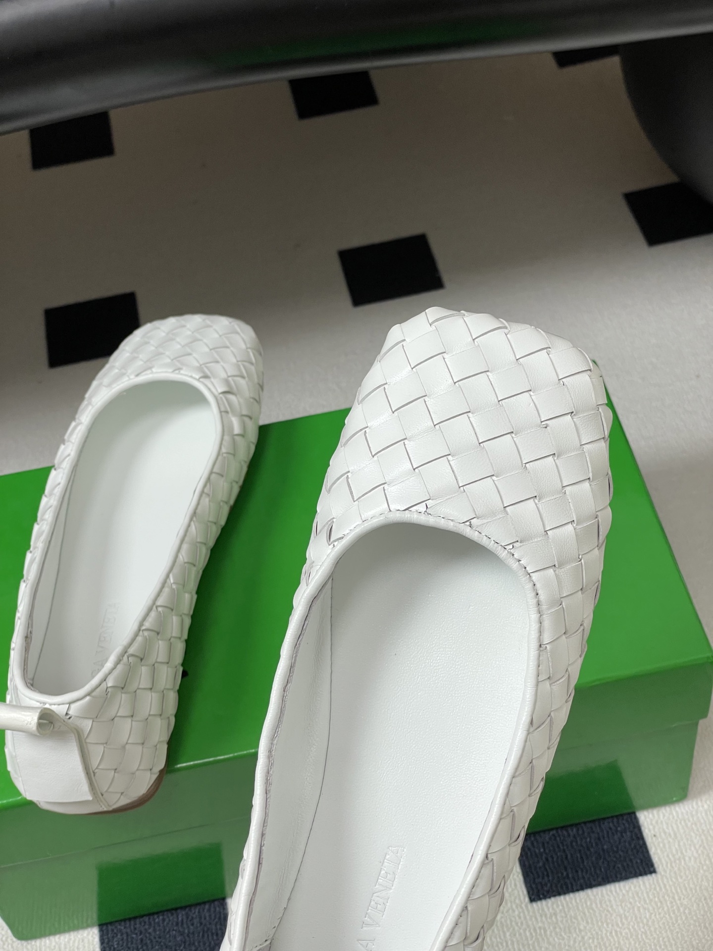 顶级品质BOTTEGA VENETA 葆蝶家 2026夏季新款 BV Charlotte 编织芭蕾舞鞋复