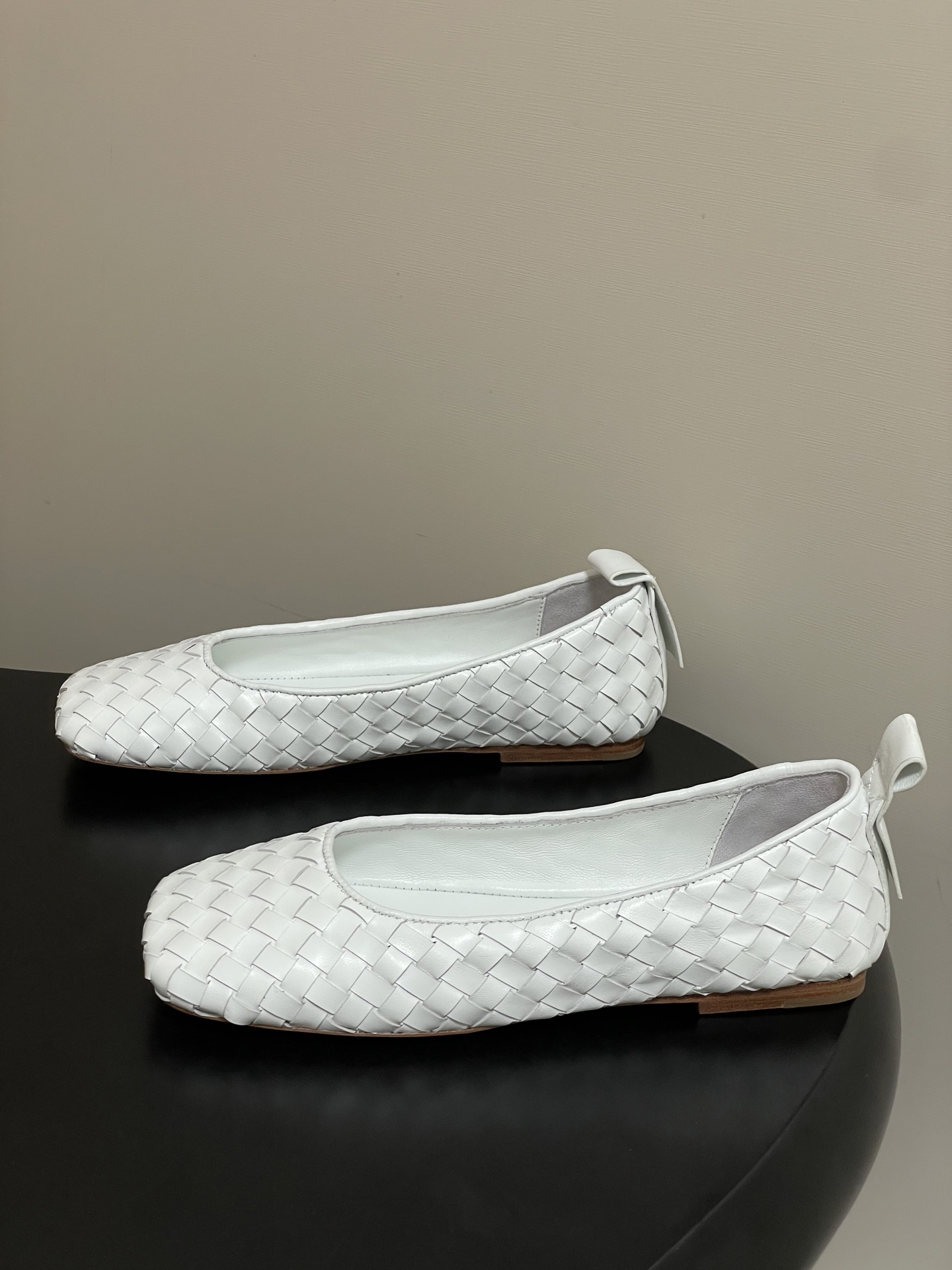 顶级品质BOTTEGA VENETA 葆蝶家 2026夏季新款 BV Charlotte 编织芭蕾舞鞋复