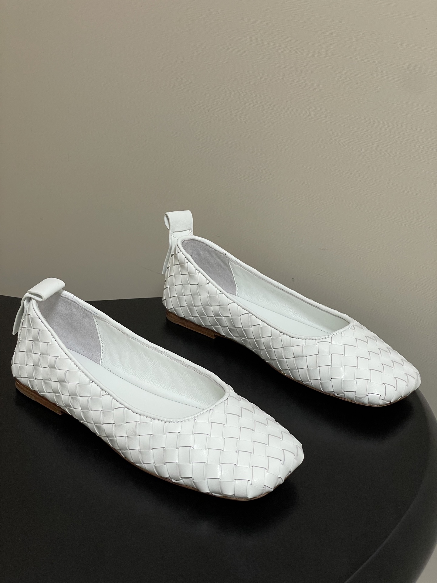 顶级品质BOTTEGA VENETA 葆蝶家 2026夏季新款 BV Charlotte 编织芭蕾舞鞋复