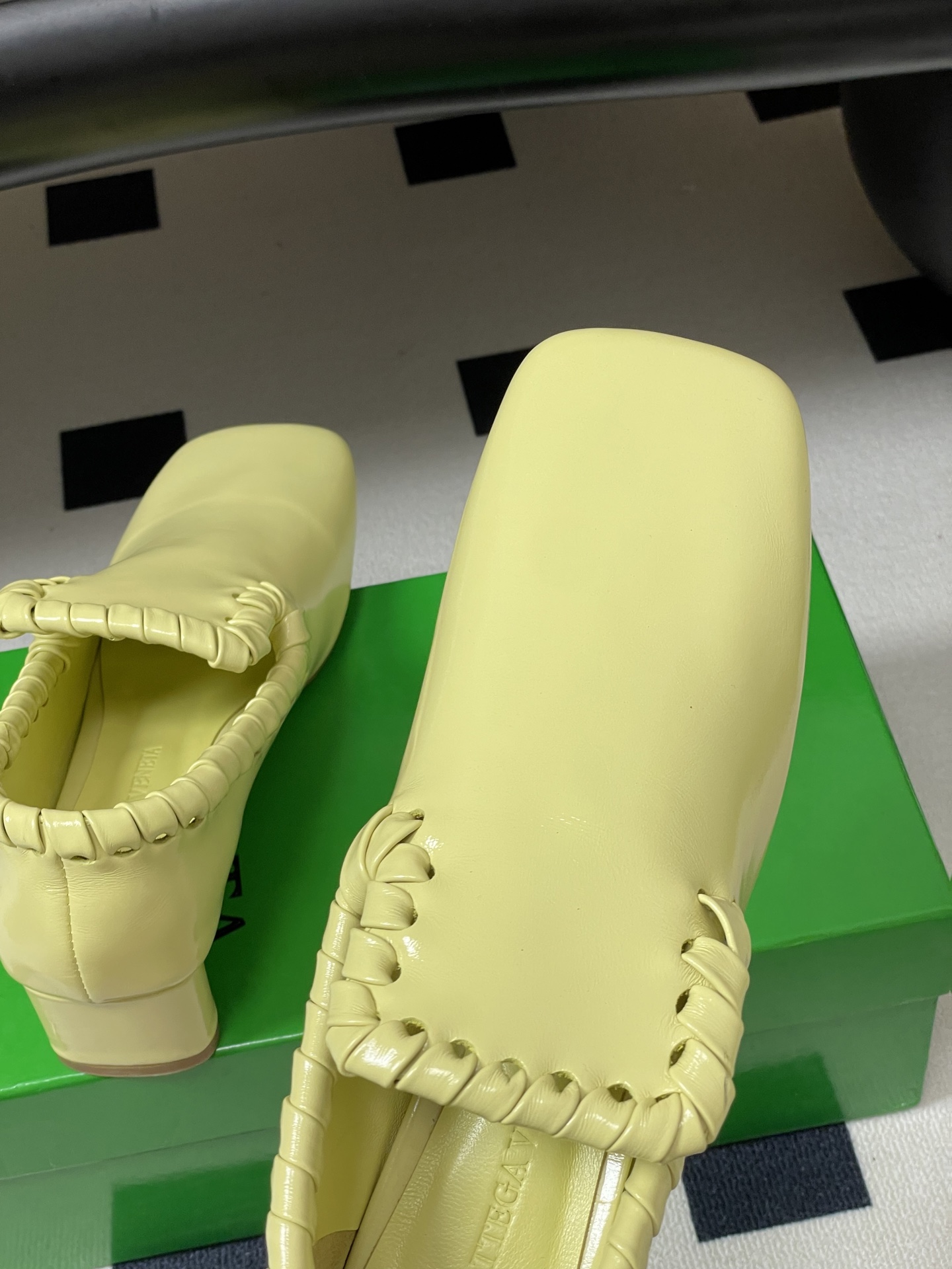 顶级品质BOTTEGA VENETA 葆蝶家 2026夏季新款 BV Sabato 高跟乐福鞋复古老钱风