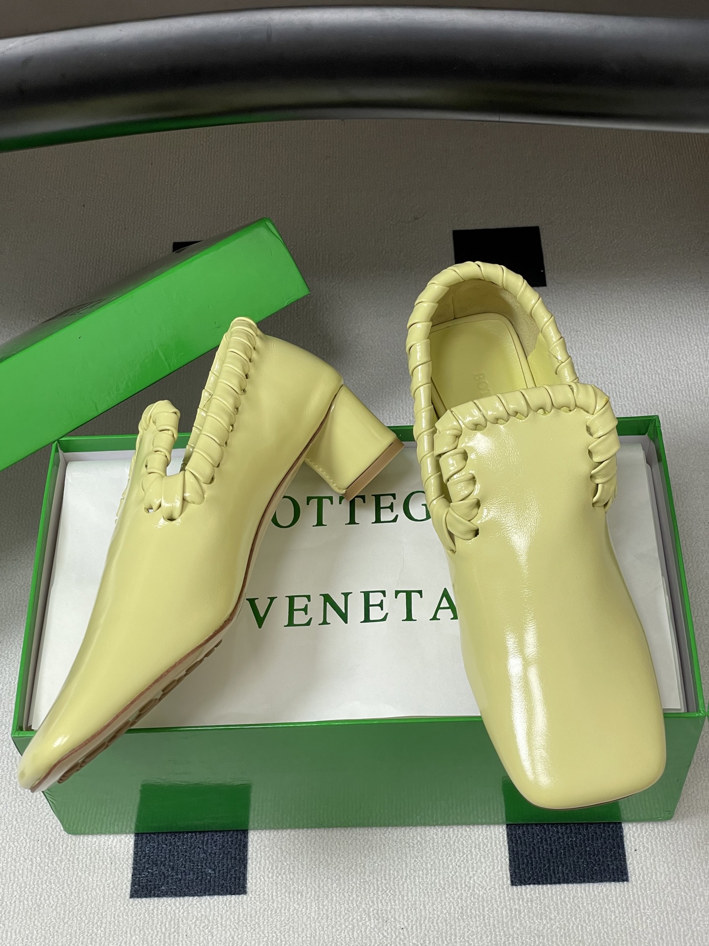 顶级品质BOTTEGA VENETA 葆蝶家 2026夏季新款 BV Sabato 高跟乐福鞋复古老钱风