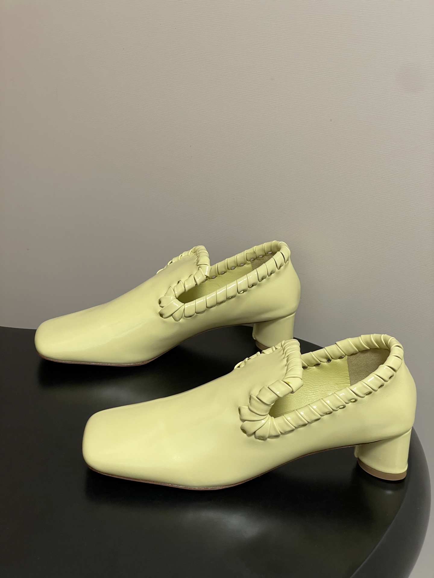 顶级品质BOTTEGA VENETA 葆蝶家 2026夏季新款 BV Sabato 高跟乐福鞋复古老钱风