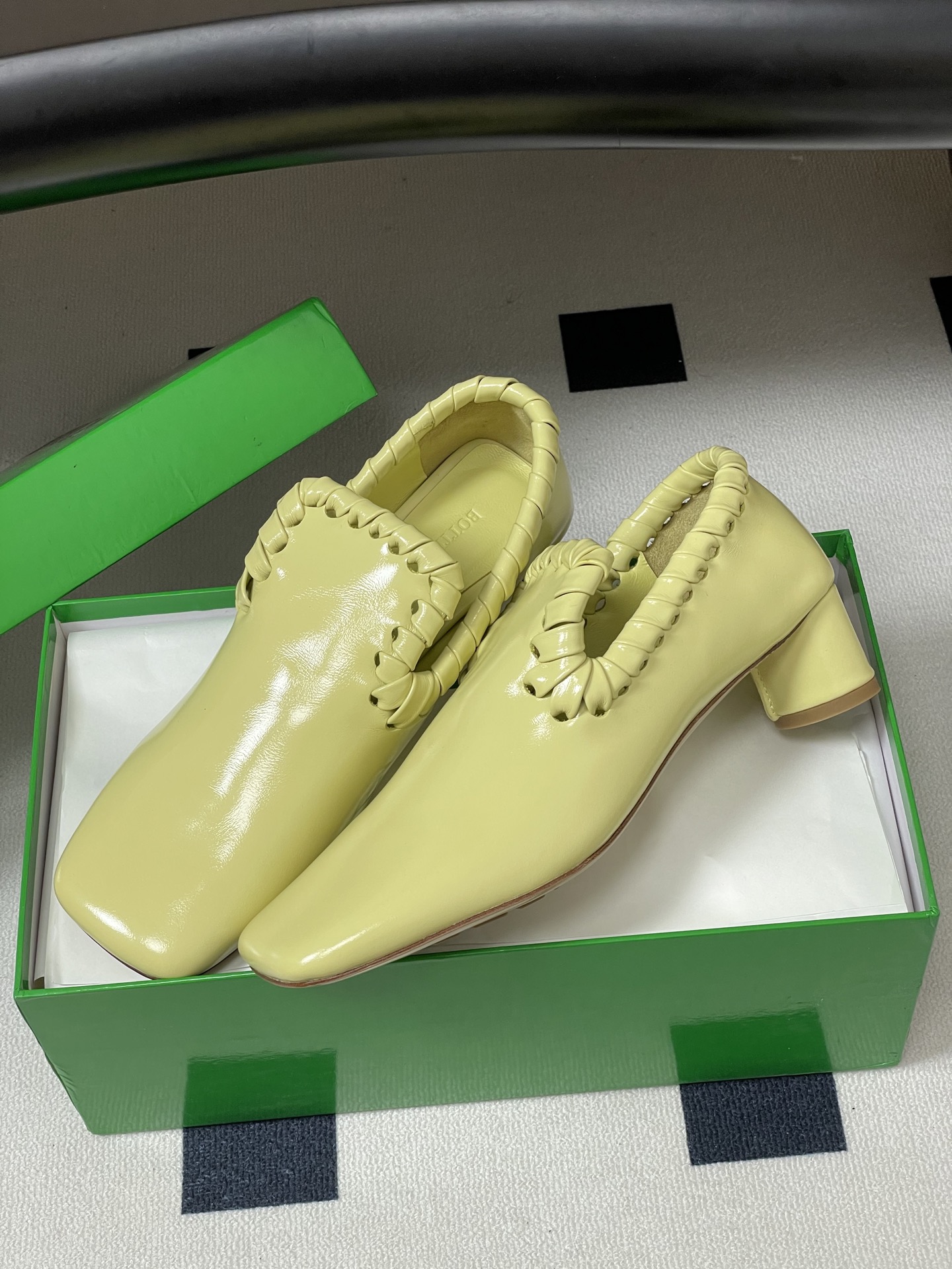 顶级品质BOTTEGA VENETA 葆蝶家 2026夏季新款 BV Sabato 高跟乐福鞋复古老钱风