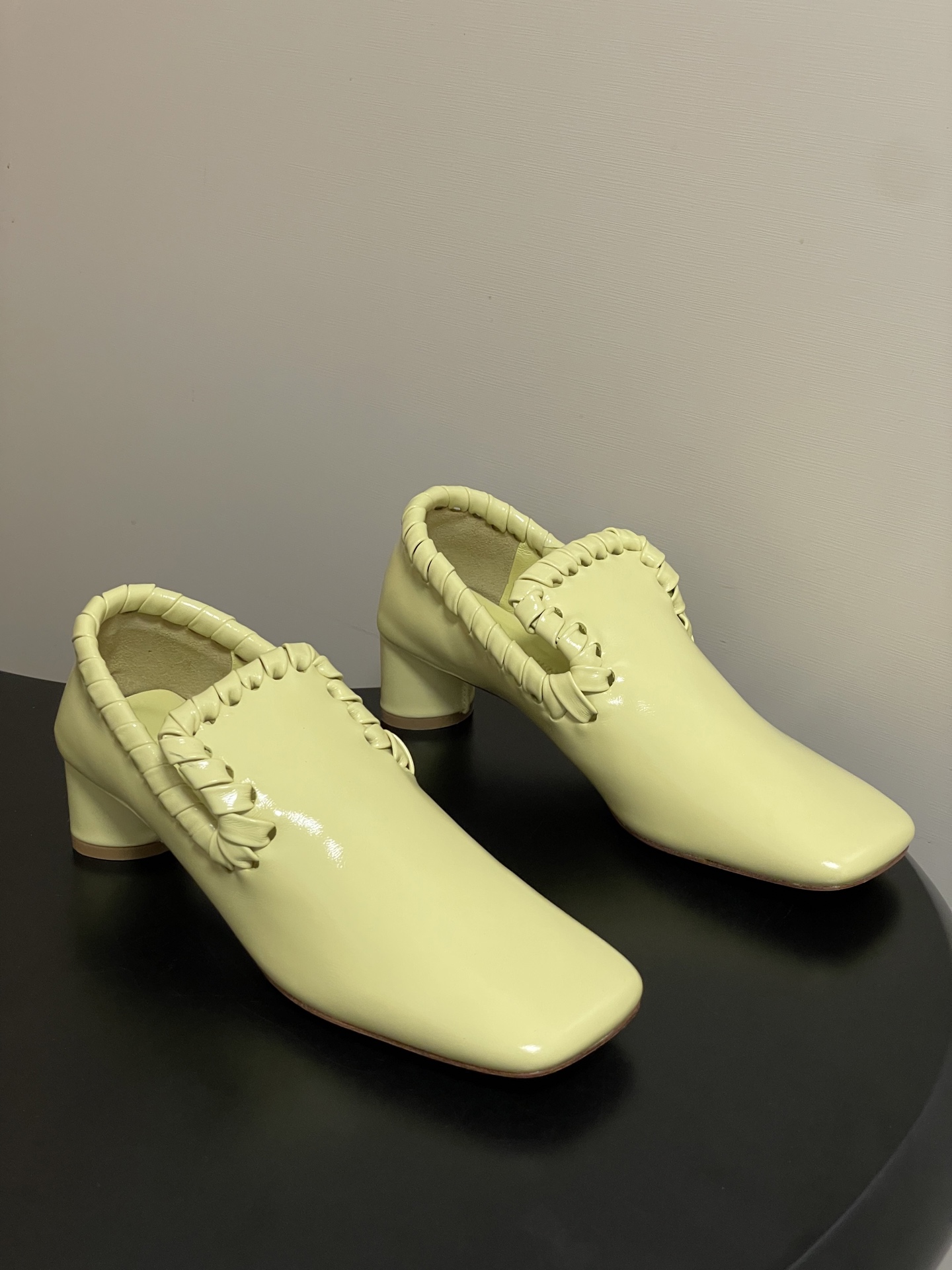 顶级品质BOTTEGA VENETA 葆蝶家 2026夏季新款 BV Sabato 高跟乐福鞋复古老钱风