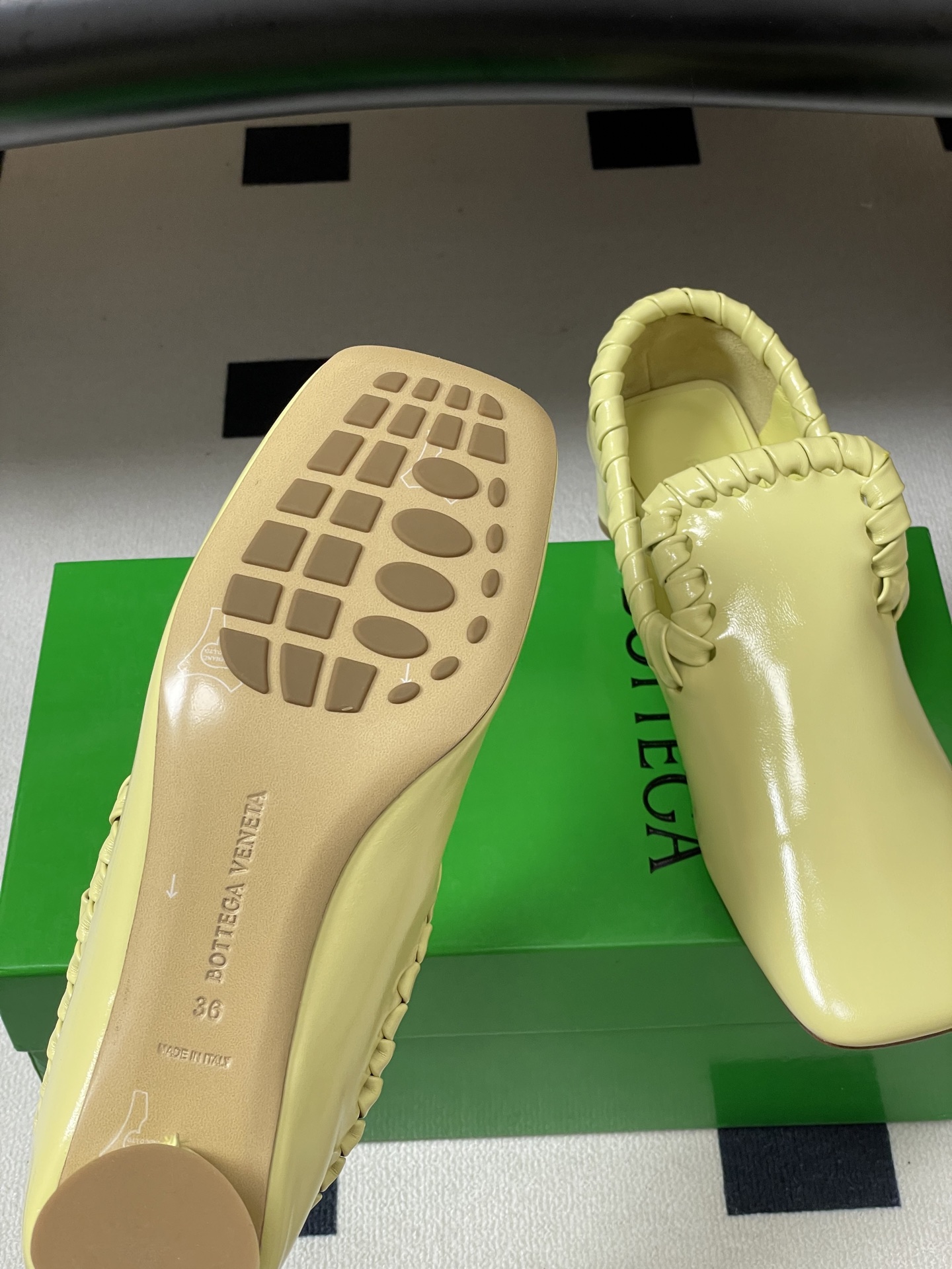顶级品质BOTTEGA VENETA 葆蝶家 2026夏季新款 BV Sabato 高跟乐福鞋复古老钱风