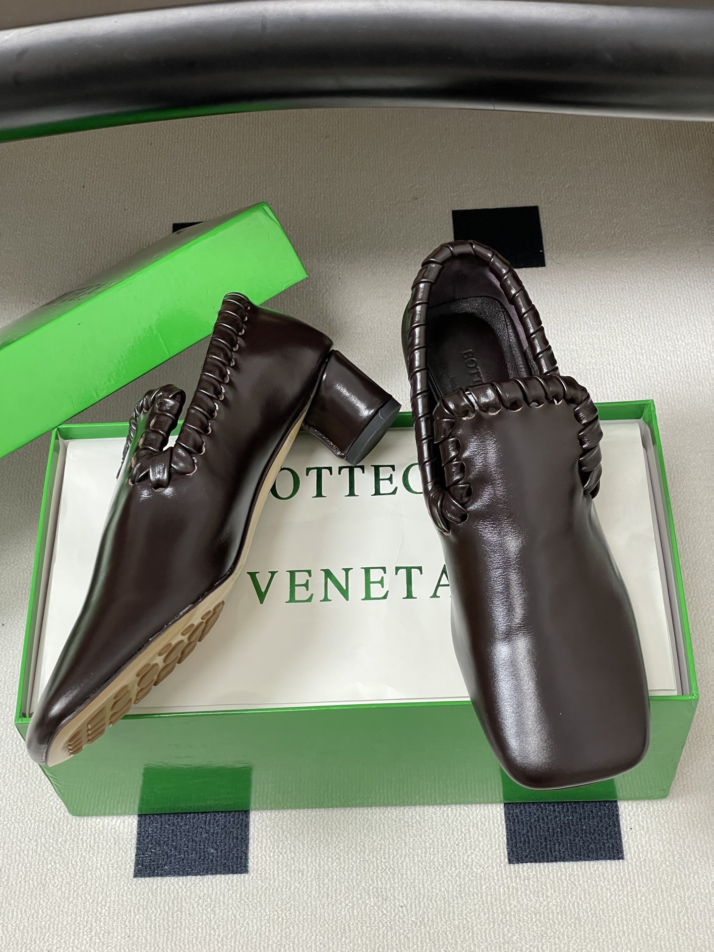 顶级品质BOTTEGA VENETA 葆蝶家 2026夏季新款 BV Sabato 高跟乐福鞋复古老钱风