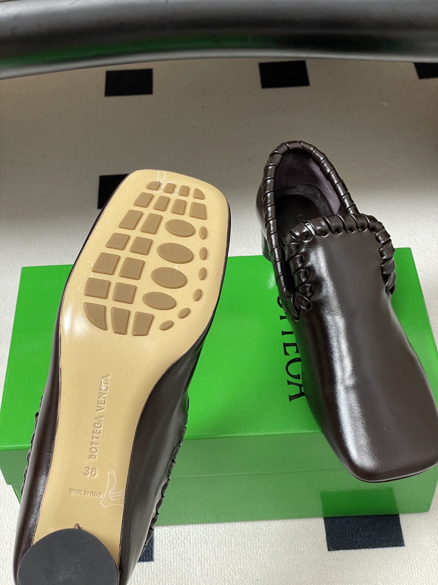 顶级品质BOTTEGA VENETA 葆蝶家 2026夏季新款 BV Sabato 高跟乐福鞋复古老钱风