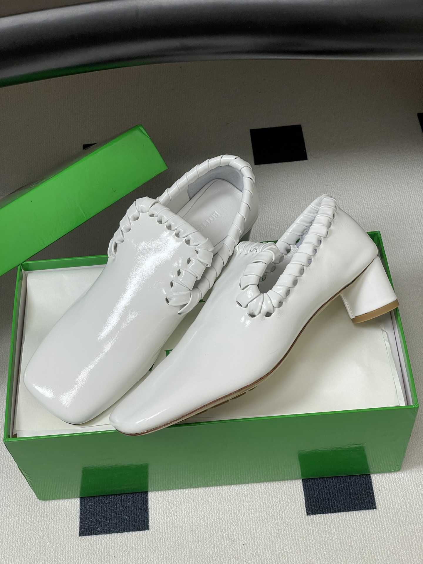 顶级品质BOTTEGA VENETA 葆蝶家 2026夏季新款 BV Sabato 高跟乐福鞋复古老钱风