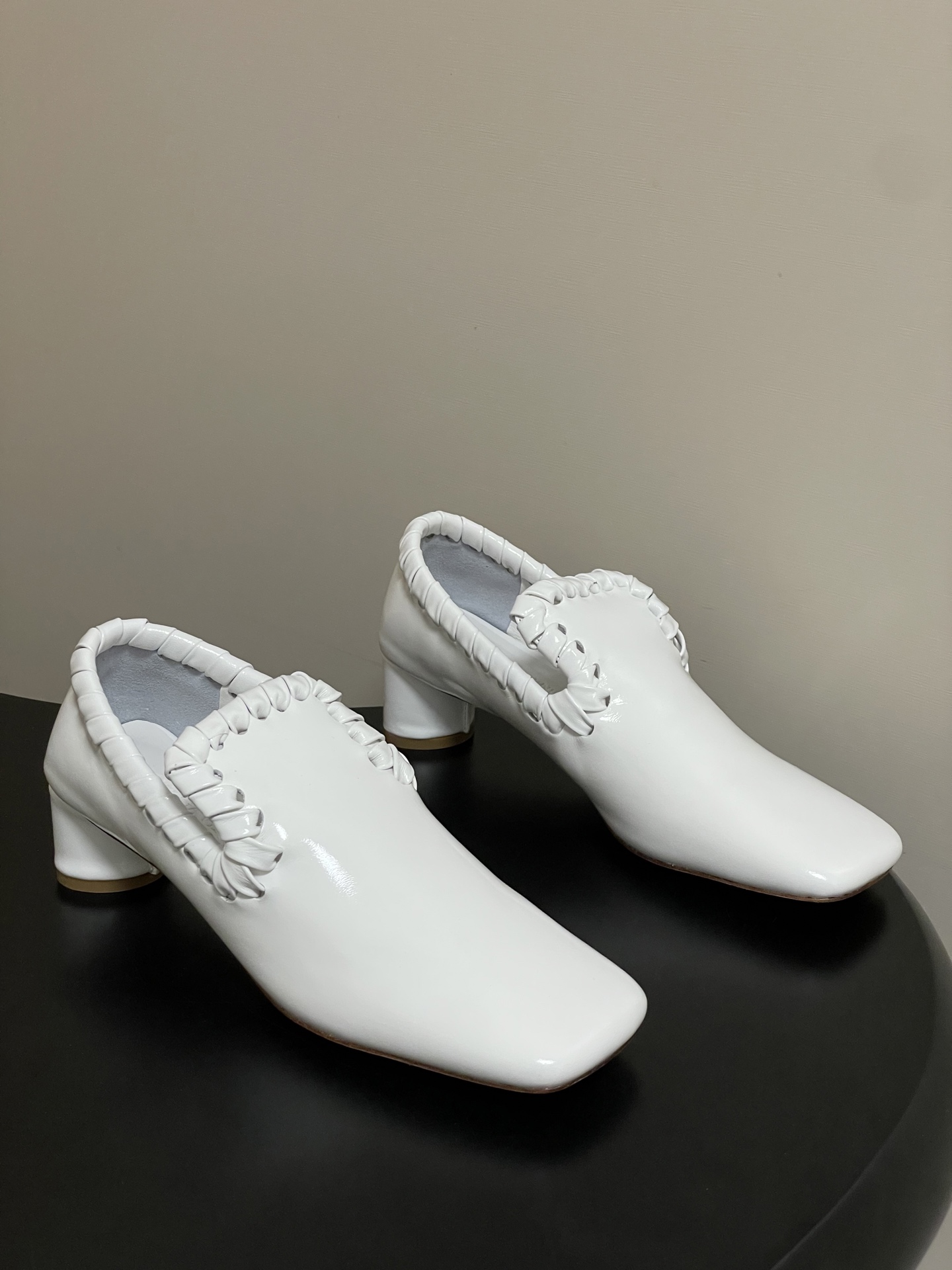 顶级品质BOTTEGA VENETA 葆蝶家 2026夏季新款 BV Sabato 高跟乐福鞋复古老钱风