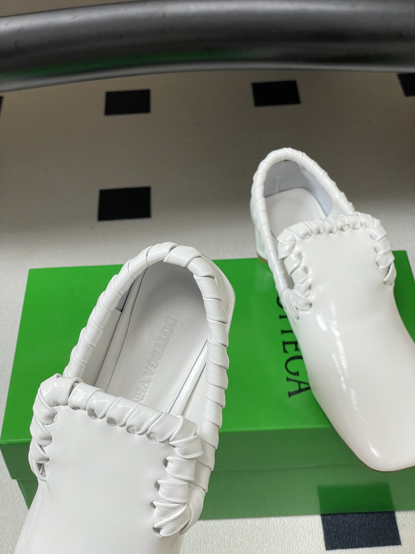 顶级品质BOTTEGA VENETA 葆蝶家 2026夏季新款 BV Sabato 高跟乐福鞋复古老钱风