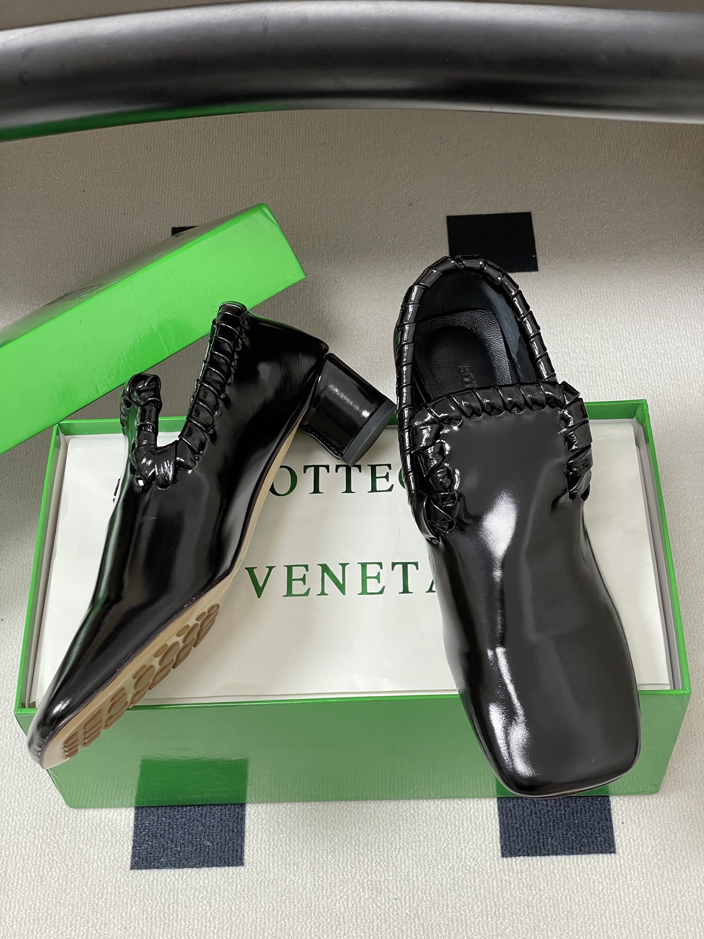 顶级品质BOTTEGA VENETA 葆蝶家 2026夏季新款 BV Sabato 高跟乐福鞋复古老钱风