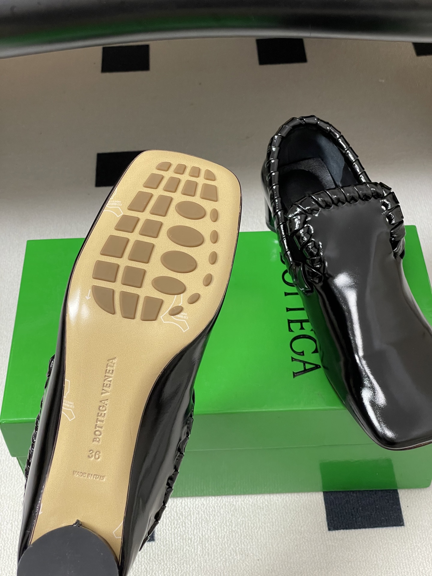 顶级品质BOTTEGA VENETA 葆蝶家 2026夏季新款 BV Sabato 高跟乐福鞋复古老钱风