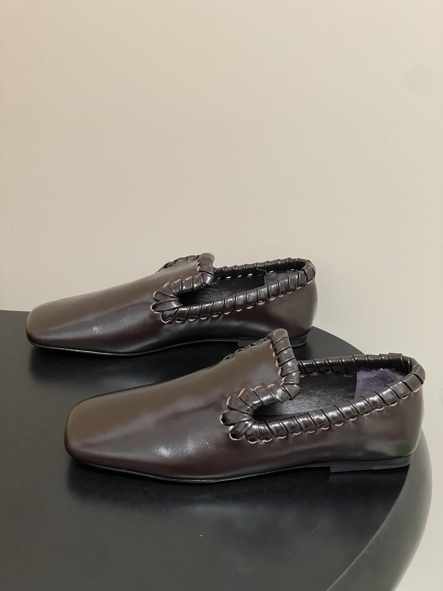顶级品质BOTTEGA VENETA 葆蝶家 2026夏季新款 BV Sabato 平底乐福鞋复古老钱风