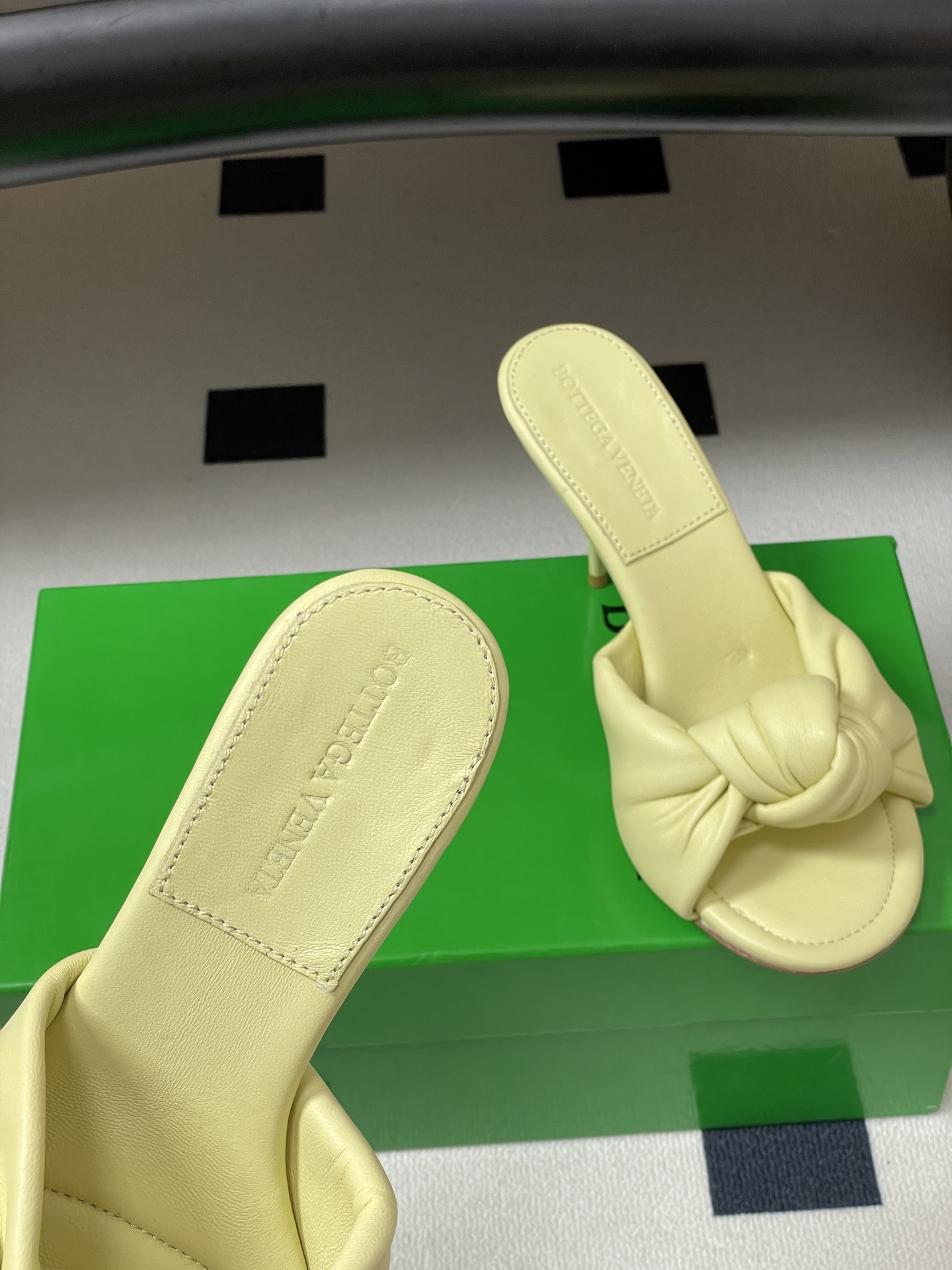 顶级品质BOTTEGA VENETA 葆蝶家 2026夏季新款 BV Cherry打结穆勒拖鞋系列细高跟