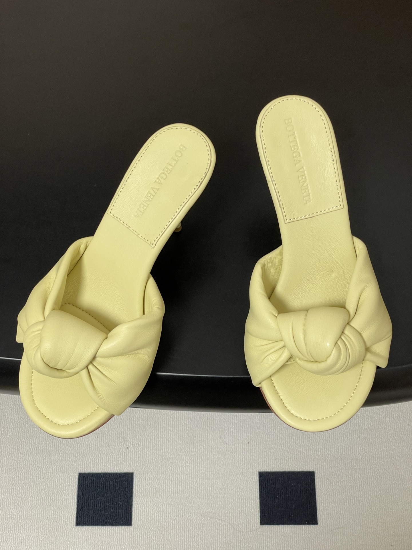 顶级品质BOTTEGA VENETA 葆蝶家 2026夏季新款 BV Cherry打结穆勒拖鞋系列细高跟