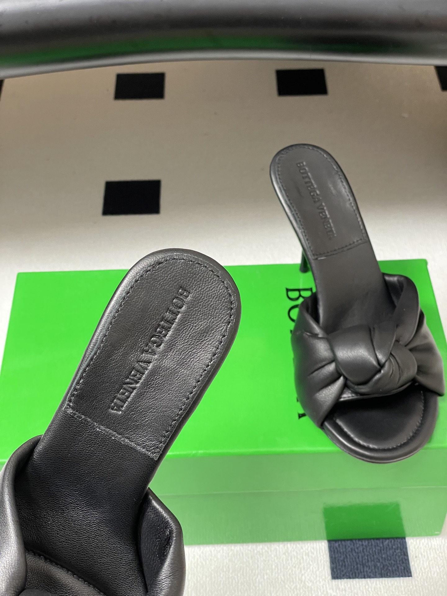 顶级品质BOTTEGA VENETA 葆蝶家 2026夏季新款 BV Cherry打结穆勒拖鞋系列细高跟