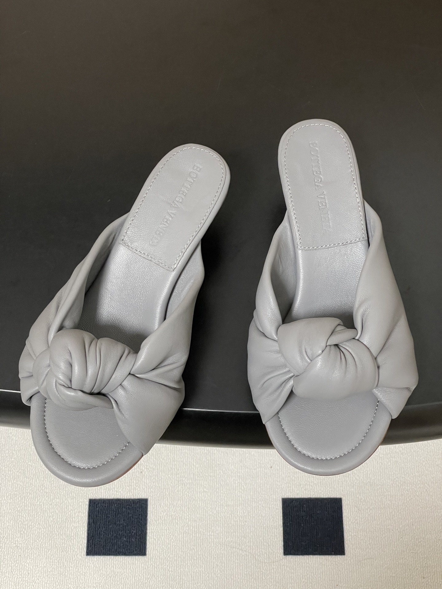 顶级品质BOTTEGA VENETA 葆蝶家 2026夏季新款 BV Cherry打结穆勒拖鞋系列细高跟