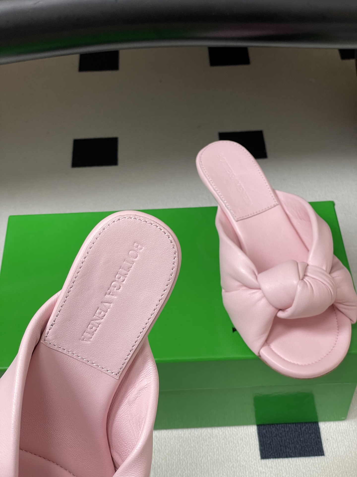 顶级品质BOTTEGA VENETA 葆蝶家 2026夏季新款 BV Cherry打结穆勒拖鞋系列细高跟